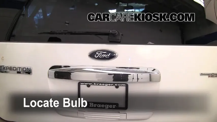 2007 Ford Expedition EL Eddie Bauer 5.4L V8 Éclairage Feu de freinage central (remplacer l'ampoule)